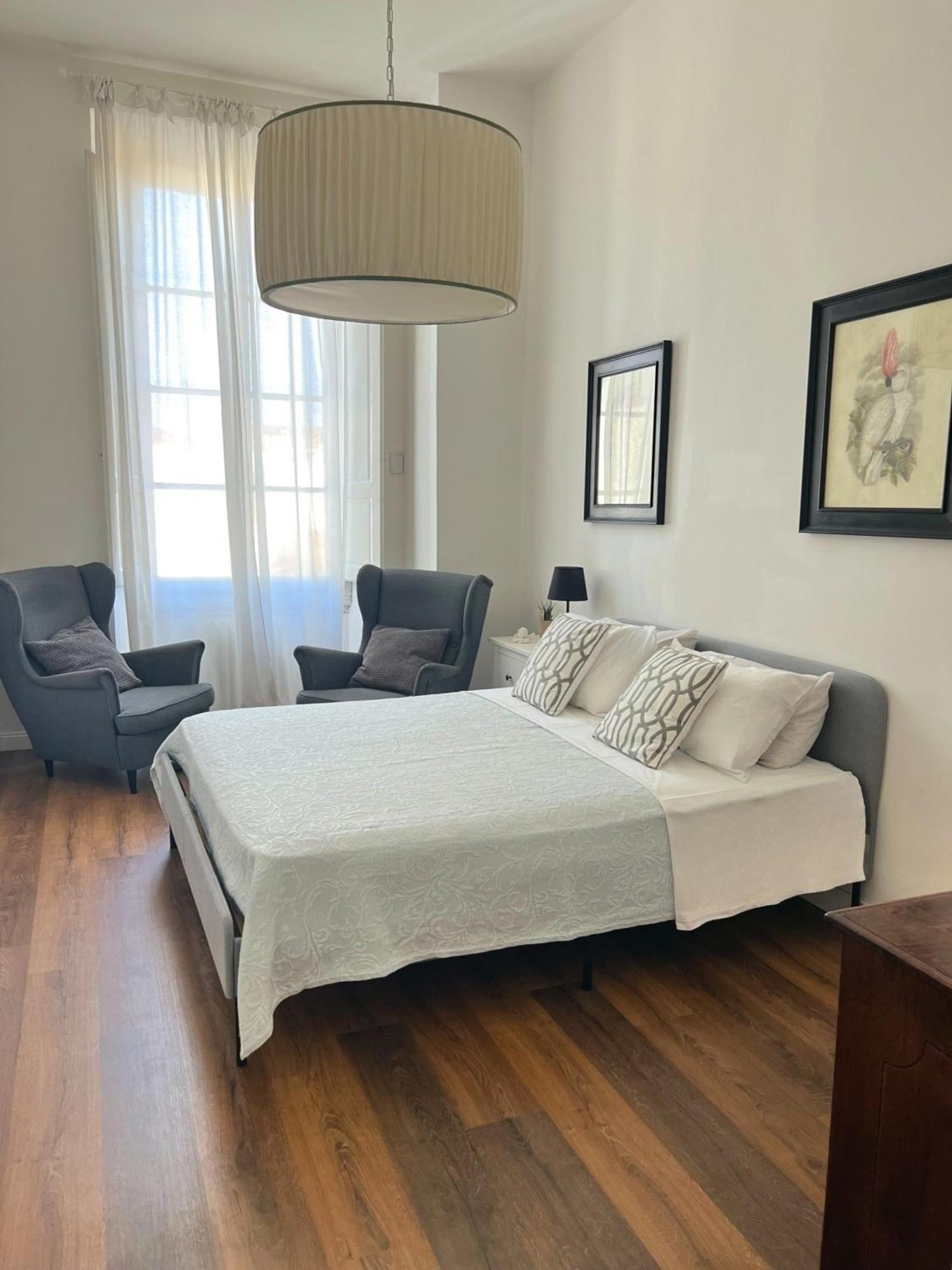 Santa Rosa Florence Apartments 3 Bedrooms - Private Parking エクステリア 写真
