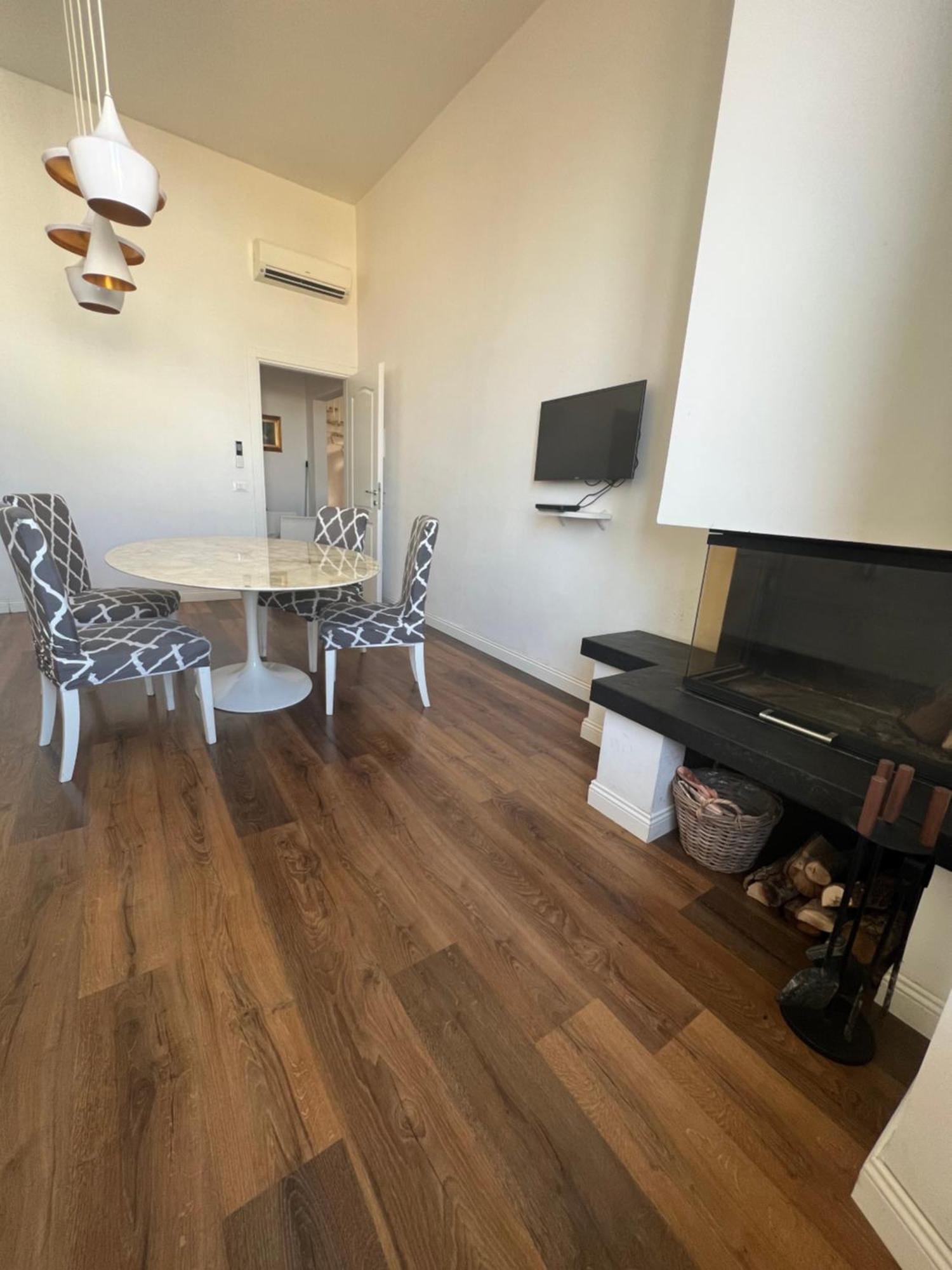 Santa Rosa Florence Apartments 3 Bedrooms - Private Parking エクステリア 写真
